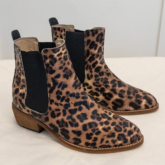 Leopard Print Chelsea Ankle Boots | Size 6 | Slip-On Booties with Stacked Heel - Picture 3 of 6